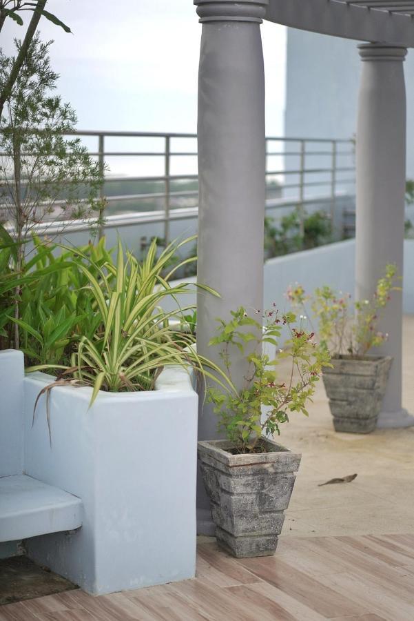 Quince Studio W/ Balcony Orochi Staycation Ph At Loop Tower Cdo 卡加盐德奥罗 外观 照片